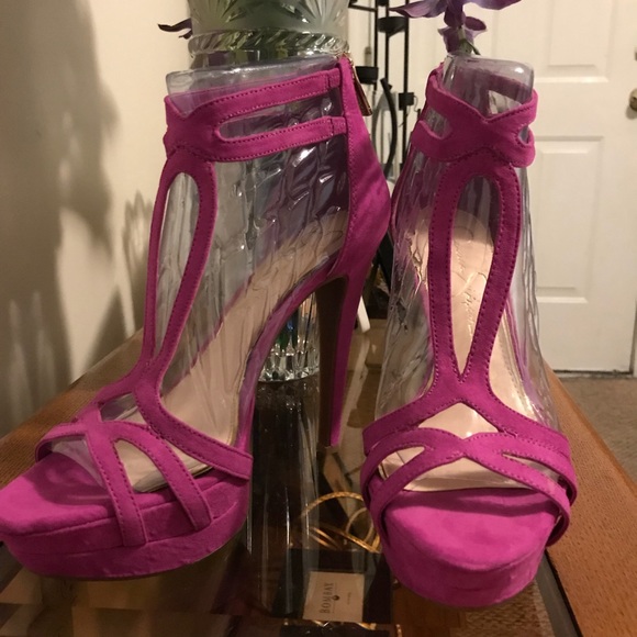 Jessica Simpson 5” pink heels with gold zipper - Picture 2 of 7